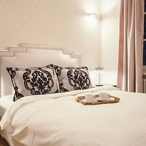  Apartment Swietojanska Old Town Deluxe Apartament Poland